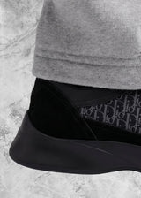 DR B25 Black on Black - Sneaker Collective