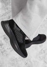 DR B25 Black on Black - Sneaker Collective