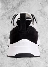 DR B25 Black & White - Sneaker Collective